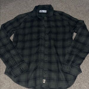 Hollister Women's Green Plaid Button-Down Shirt